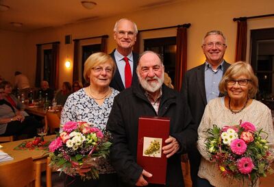 Ehrungen waren ein wichtiges Thema. (v. li.): Gerda Nies, Lothar Binding, Karl Gumb, German Braun und Gisela Dreßler